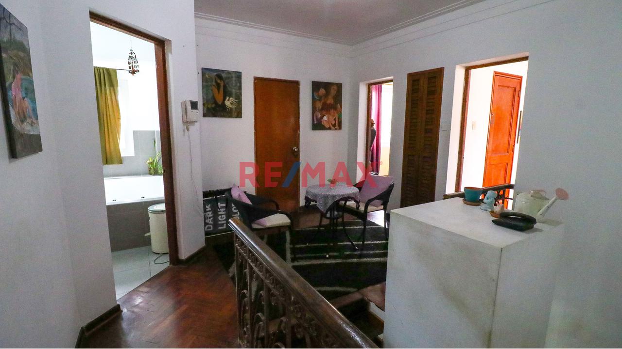 Venta de Hermosa Casa a Espalda de Clínica San Felipe · imagen 2